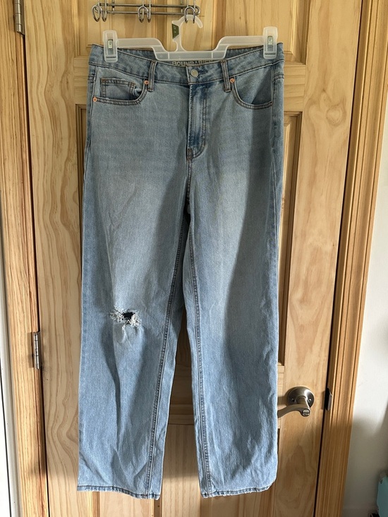 No Boundaries Denim - Women’s Size 10 Light Wash Distressed Straight-Leg Jeans